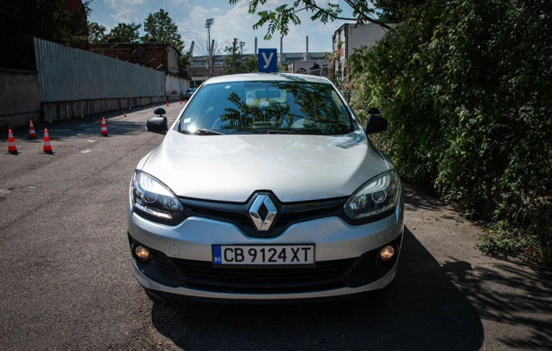 Renault Megane 1.5dci 95к.с Учебен, снимка 1 - Автомобили и джипове - 48899972