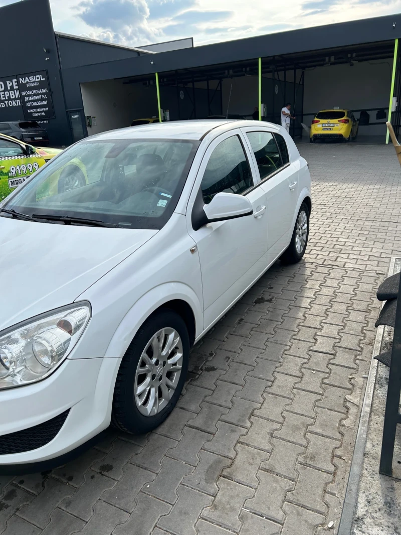 Opel Astra, снимка 2 - Автомобили и джипове - 51085954