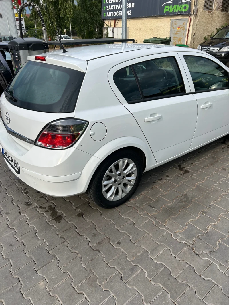 Opel Astra, снимка 3 - Автомобили и джипове - 51085954