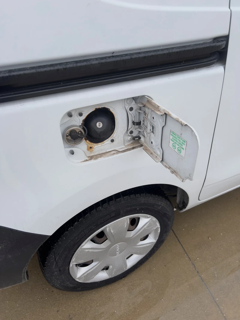 Dacia Dokker 1, 6 безин и газ, снимка 9 - Автомобили и джипове - 52598778