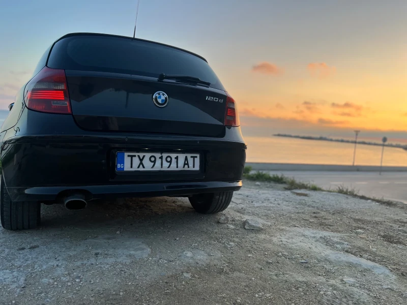 BMW 120 2.0 D * Face Lift * Navi, снимка 10 - Автомобили и джипове - 52421135