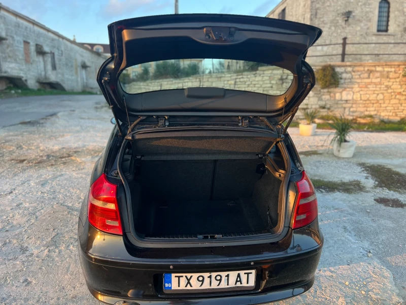 BMW 120 2.0 D * Face Lift * Navi, снимка 4 - Автомобили и джипове - 52421135