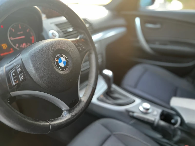 BMW 120 2.0 D * Face Lift * Navi, снимка 15 - Автомобили и джипове - 52421135