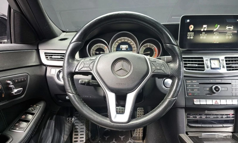 Mercedes-Benz E 220, снимка 13 - Автомобили и джипове - 52652232