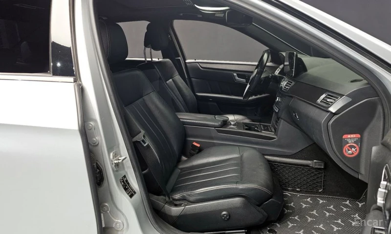 Mercedes-Benz E 220, снимка 10 - Автомобили и джипове - 52652232