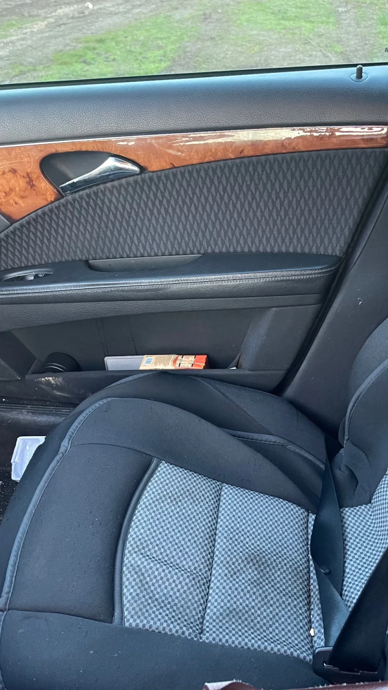 Mercedes-Benz E 220 Avangard, снимка 4 - Автомобили и джипове - 52839782