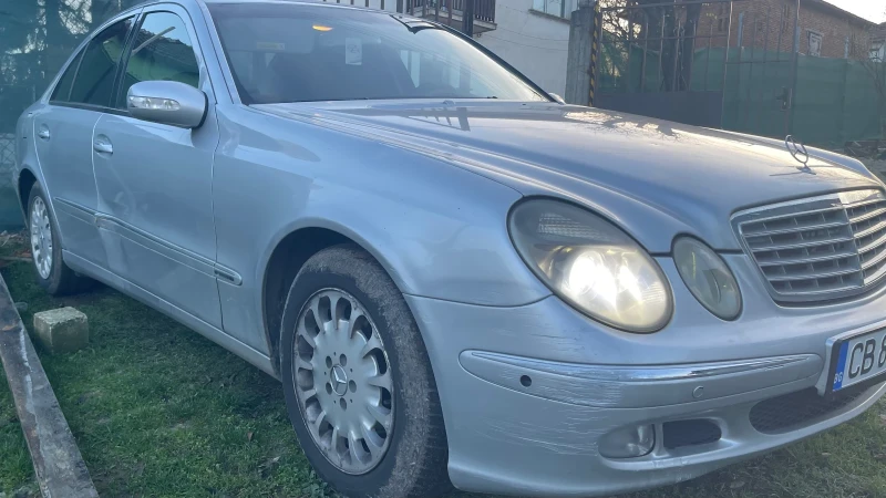 Mercedes-Benz E 220 Avangard, снимка 3 - Автомобили и джипове - 52839782