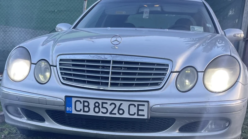 Mercedes-Benz E 220 Avangard, снимка 2 - Автомобили и джипове - 52839782