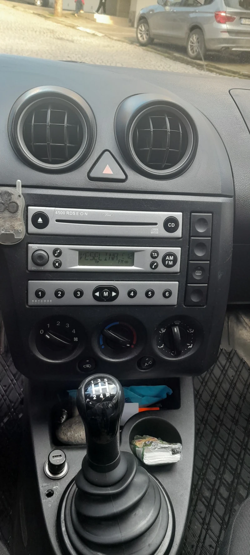 Ford Fiesta Бензин, снимка 7 - Автомобили и джипове - 53479059