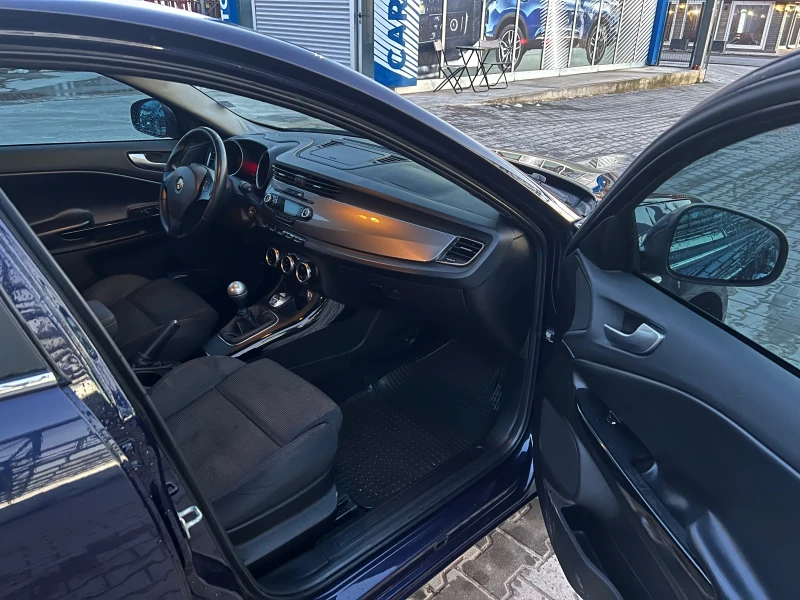 Alfa Romeo Giulietta 1.4 Turbo LPG, снимка 8 - Автомобили и джипове - 53527916