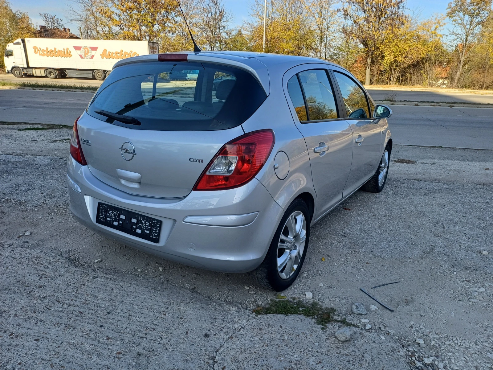 Opel Corsa 1.3D 6s.k COSMO - изображение 5