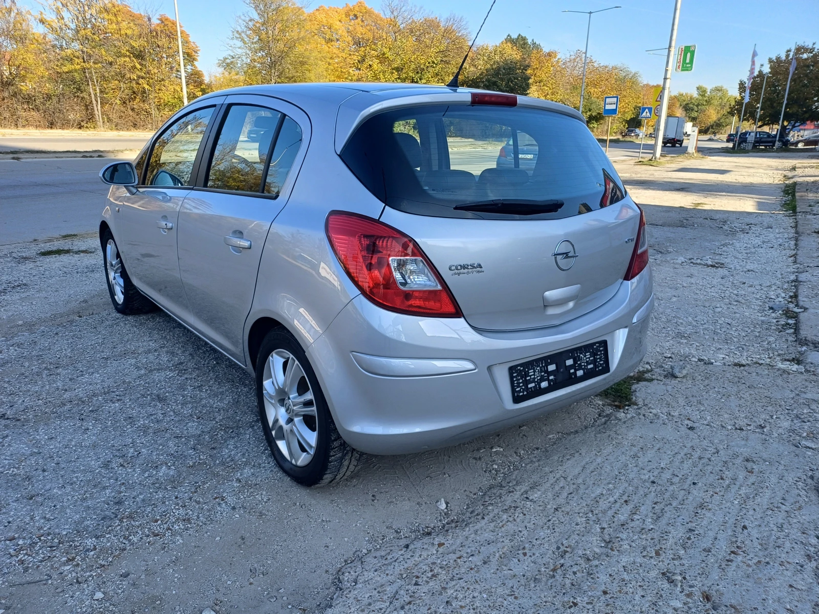 Opel Corsa 1.3D 6s.k COSMO - изображение 7