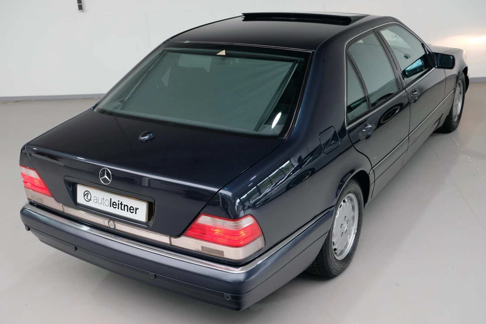 Mercedes-Benz S 320  - изображение 3