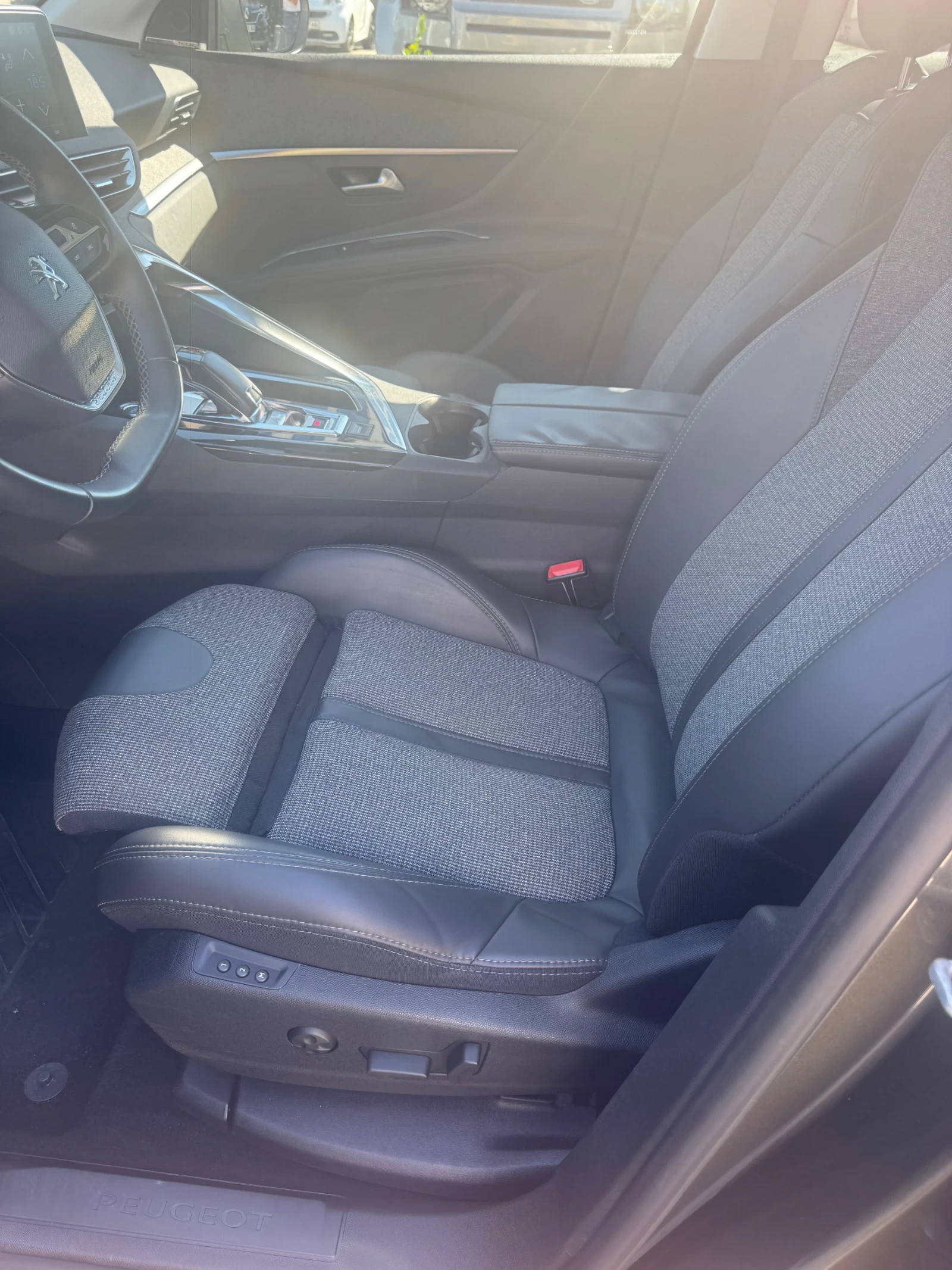 Peugeot 3008 1.2 Бензин/Автоматик - изображение 5