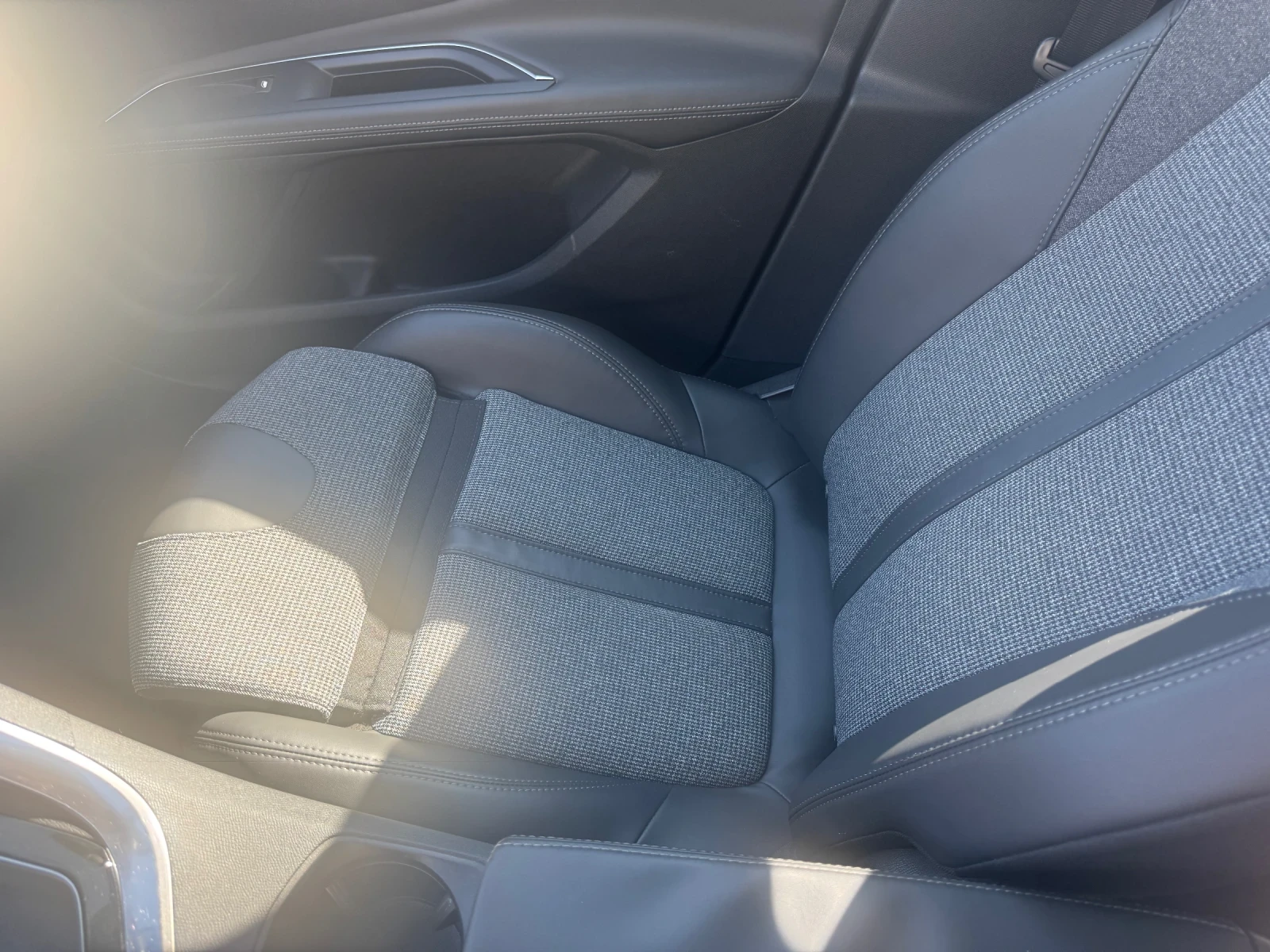 Peugeot 3008 1.2 Бензин/Автоматик - изображение 10