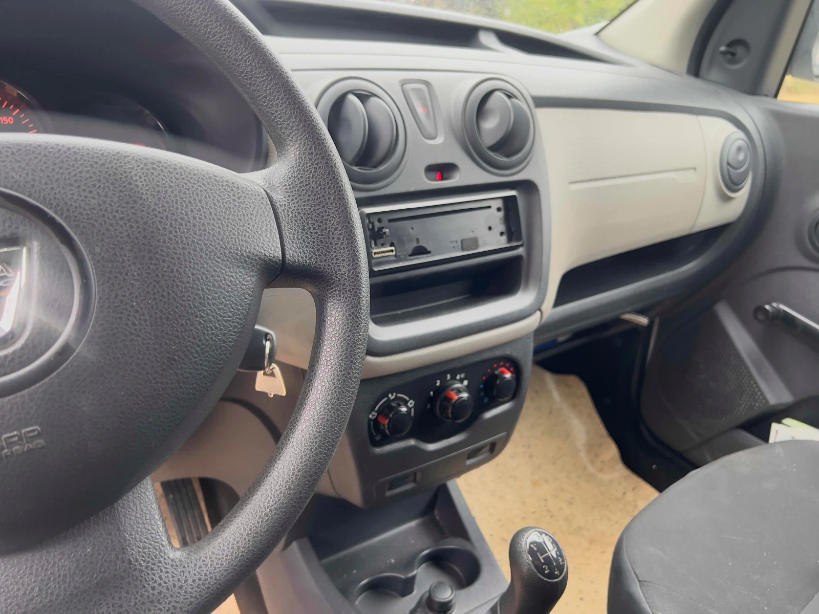 Dacia Dokker 1, 6 безин и газ - изображение 6