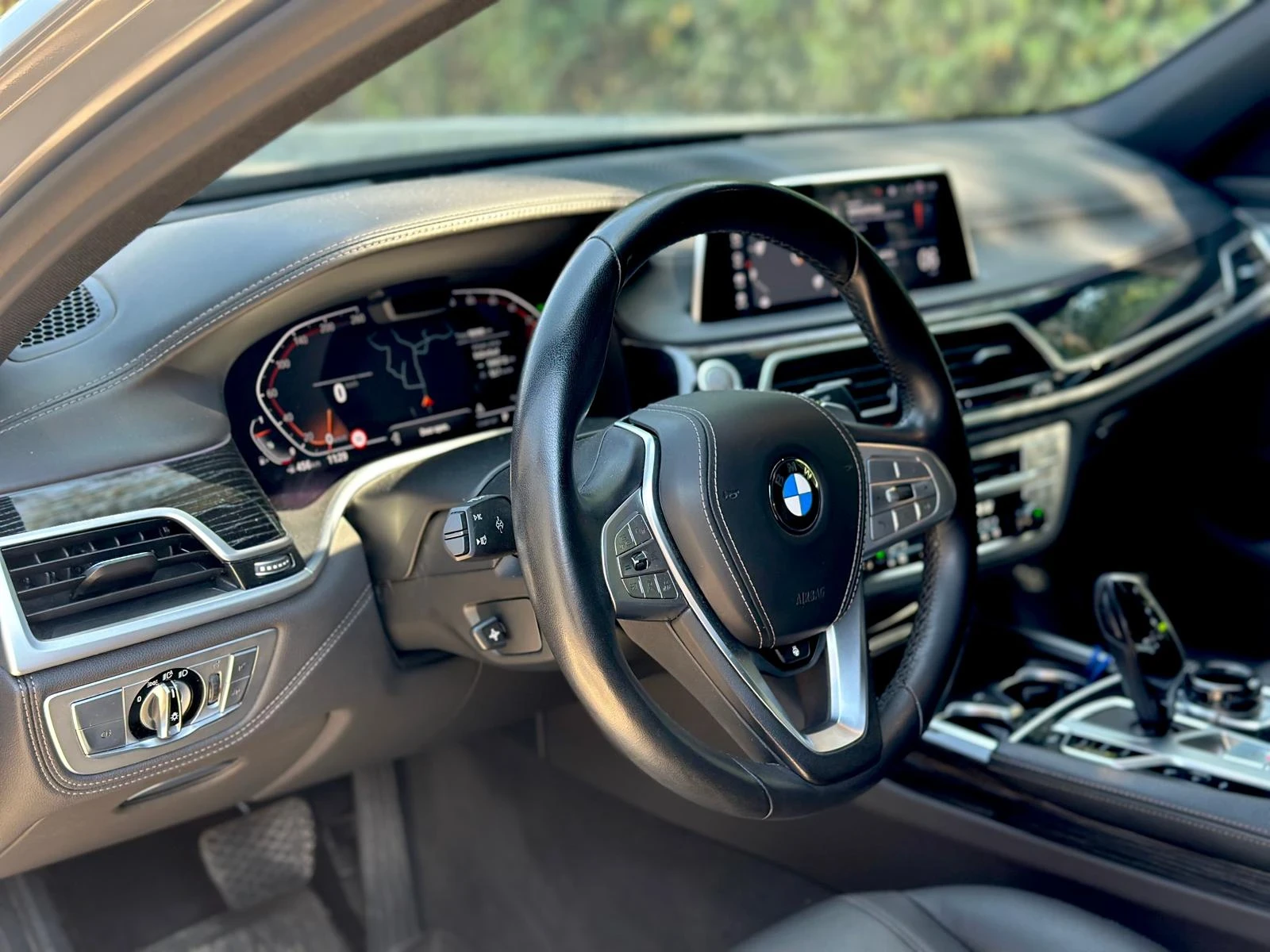 BMW 750 i xDrive - изображение 4