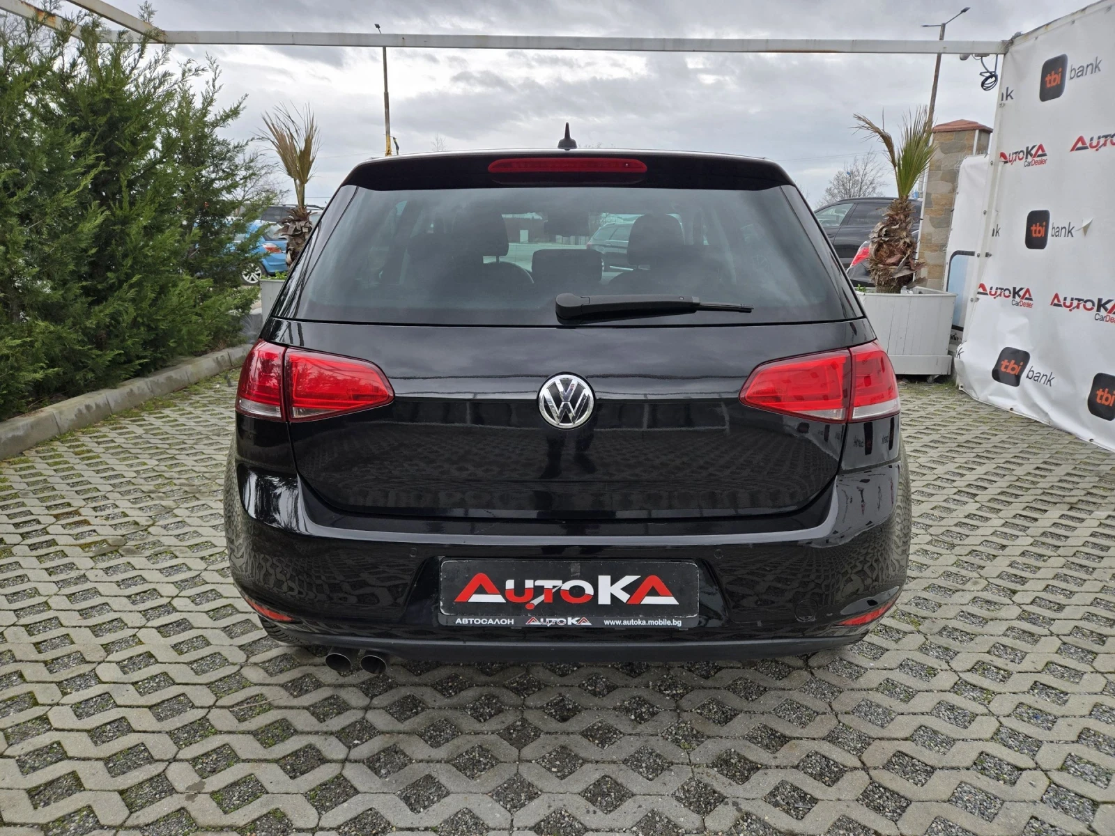 VW Golf 2.0TDI-150кс= АВТОМАТ= LOUNGE= ПОДГРЕВ= НАВИ - изображение 4