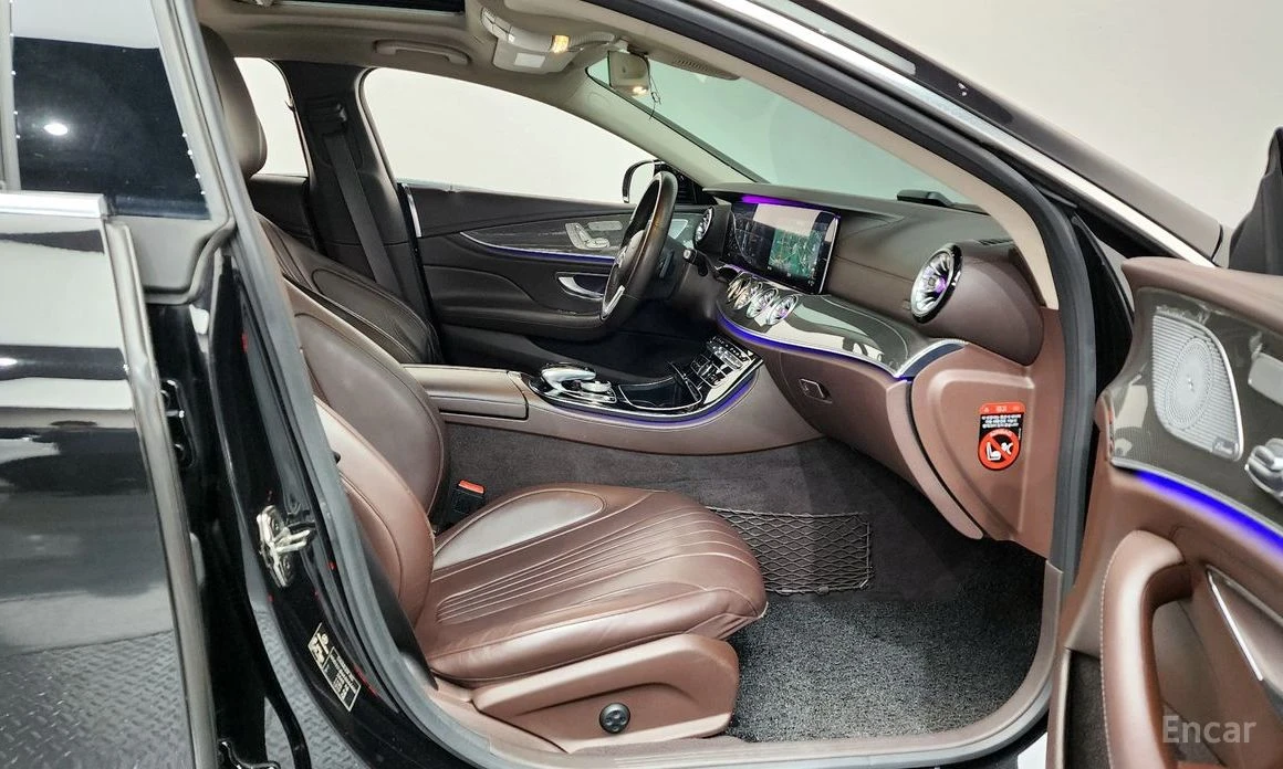 Mercedes-Benz CLS 300 * AMG LINE* HEAD-UP* BURMESTER* ШИБИДАХ* , снимка 10 - Автомобили и джипове - 53859612