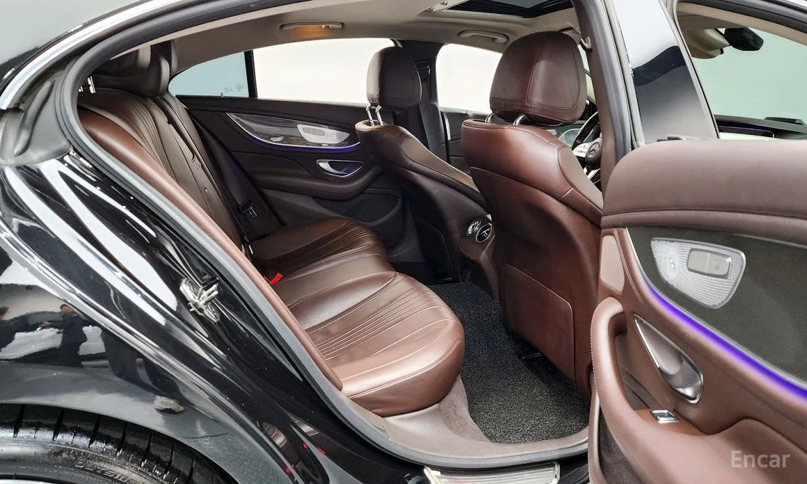 Mercedes-Benz CLS 300 * AMG LINE* HEAD-UP* BURMESTER* ШИБИДАХ* , снимка 11 - Автомобили и джипове - 53859612