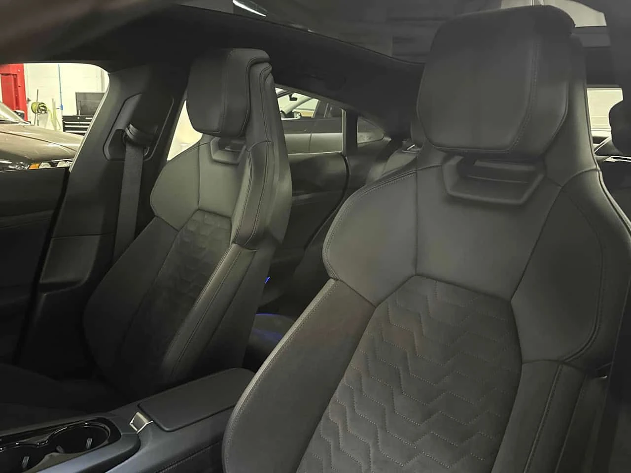 Audi E-Tron GT quattro/BANG & OLUFSEN/ПАНОРАМА, снимка 10 - Автомобили и джипове - 54460012