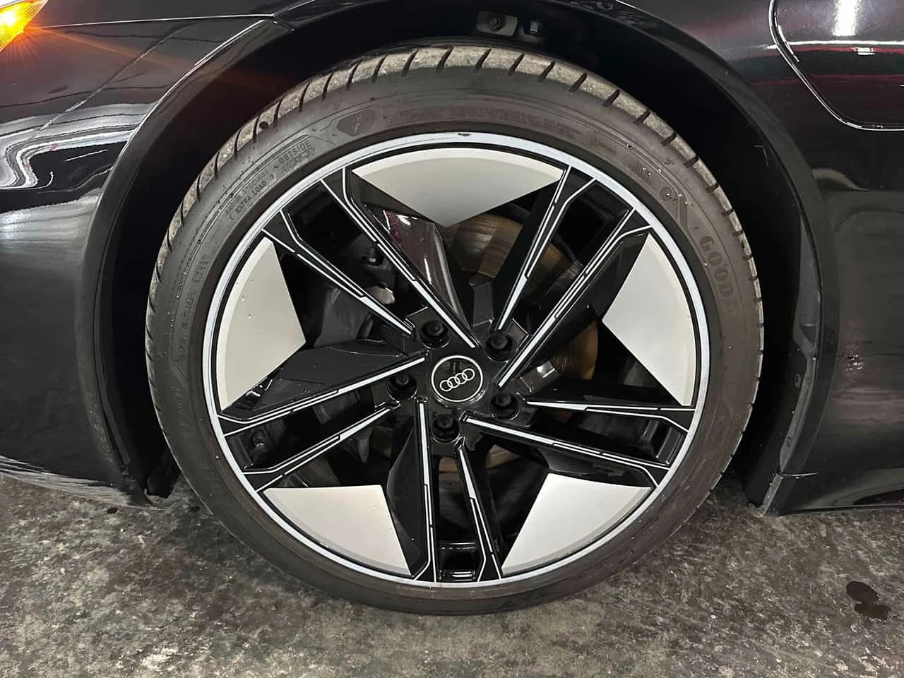 Audi E-Tron GT quattro/BANG & OLUFSEN/ПАНОРАМА, снимка 6 - Автомобили и джипове - 54460012