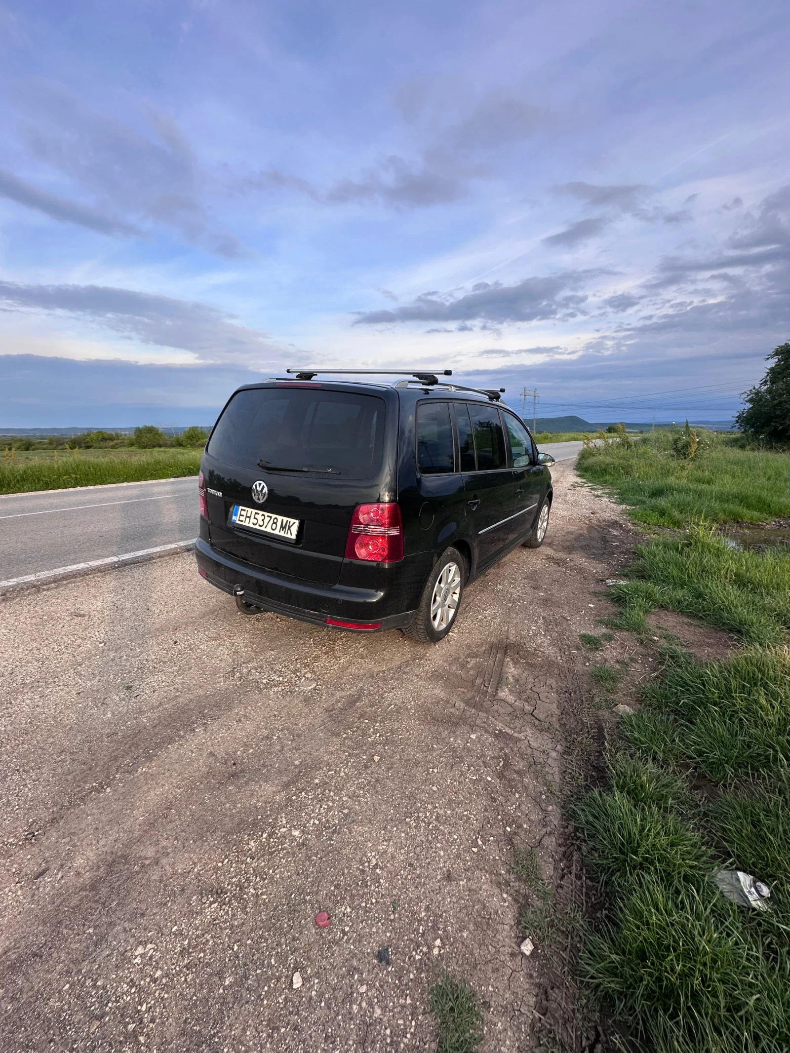 VW Touran, снимка 3 - Автомобили и джипове - 54733418