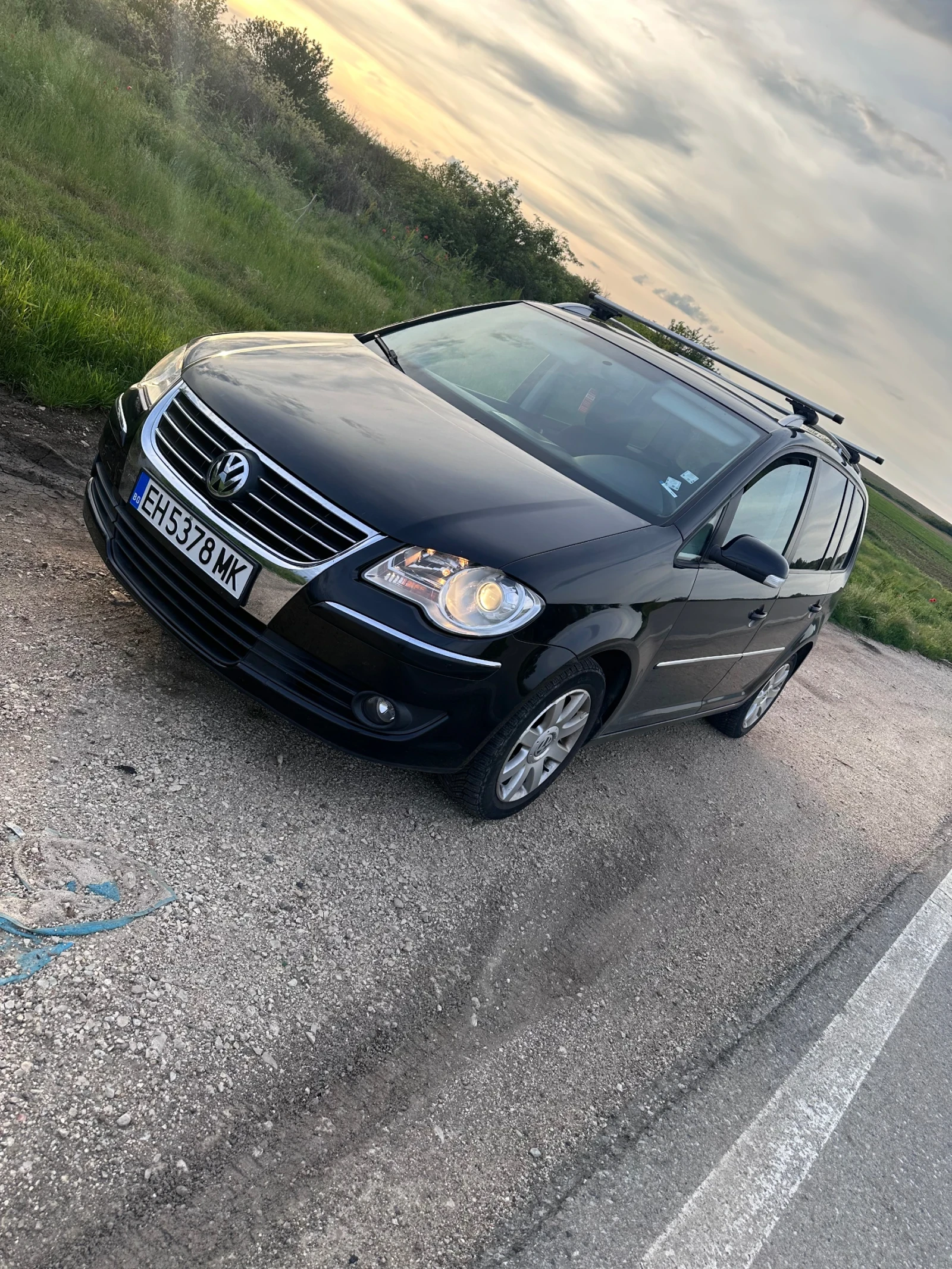 VW Touran, снимка 2 - Автомобили и джипове - 54733418