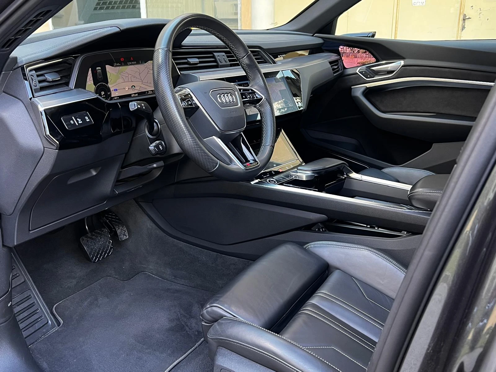 Audi E-Tron S-Line+ 55-95kWh Панорама Head-up Carplay Cam360, снимка 6 - Автомобили и джипове - 54813217