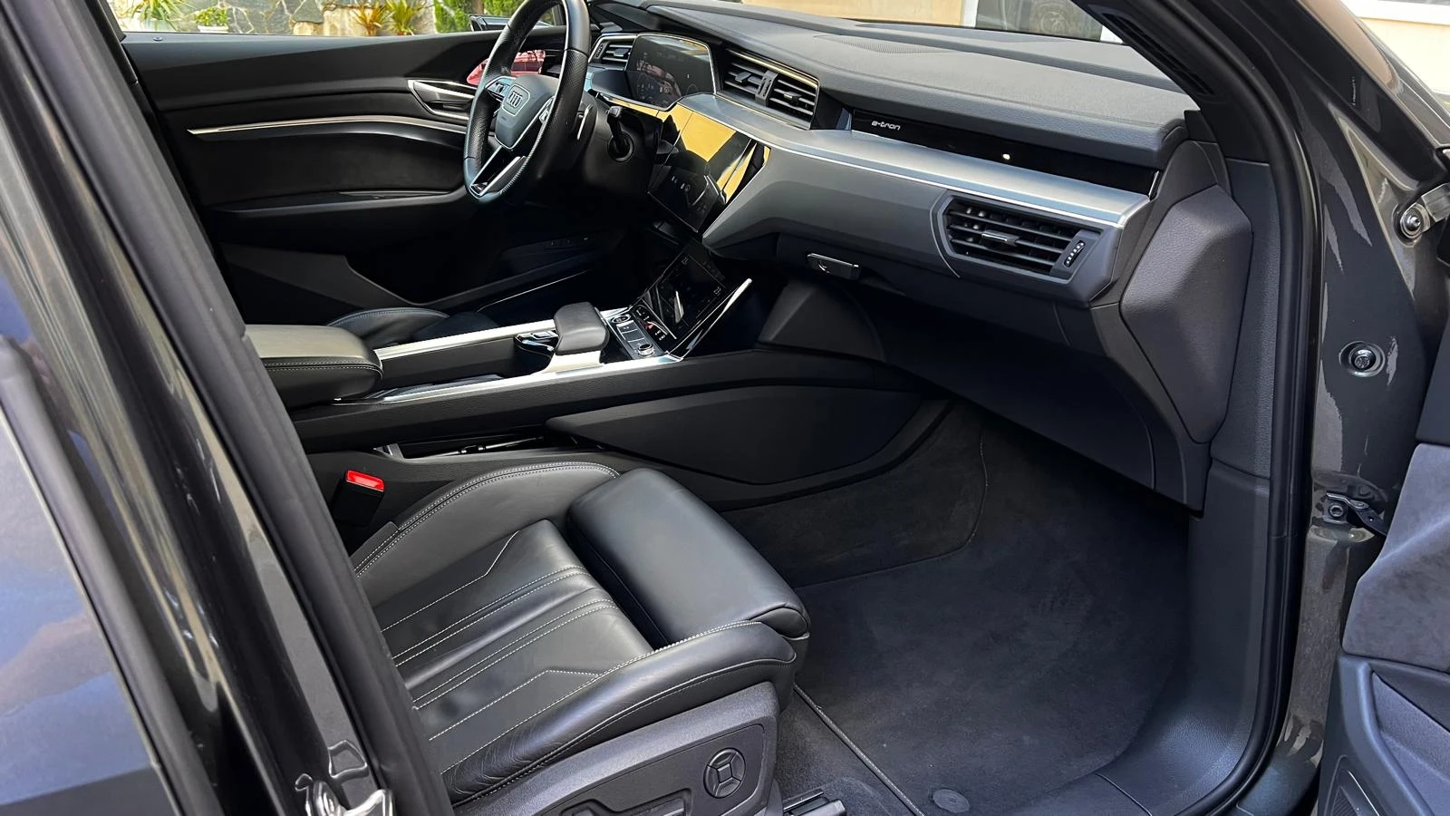 Audi E-Tron S-Line+ 55-95kWh Панорама Head-up Carplay Cam360, снимка 7 - Автомобили и джипове - 54813217