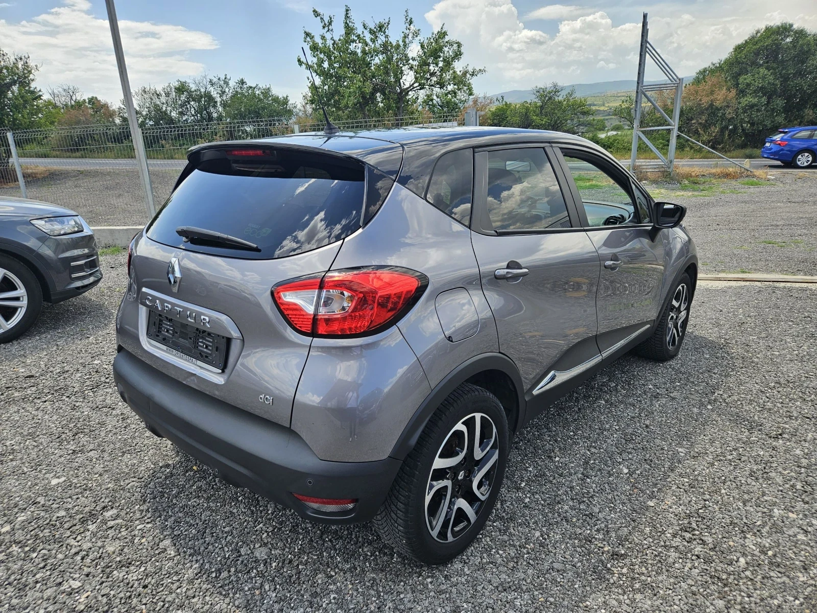 Renault Captur 1.5 dci euro6 Navi, снимка 5 - Автомобили и джипове - 54932271