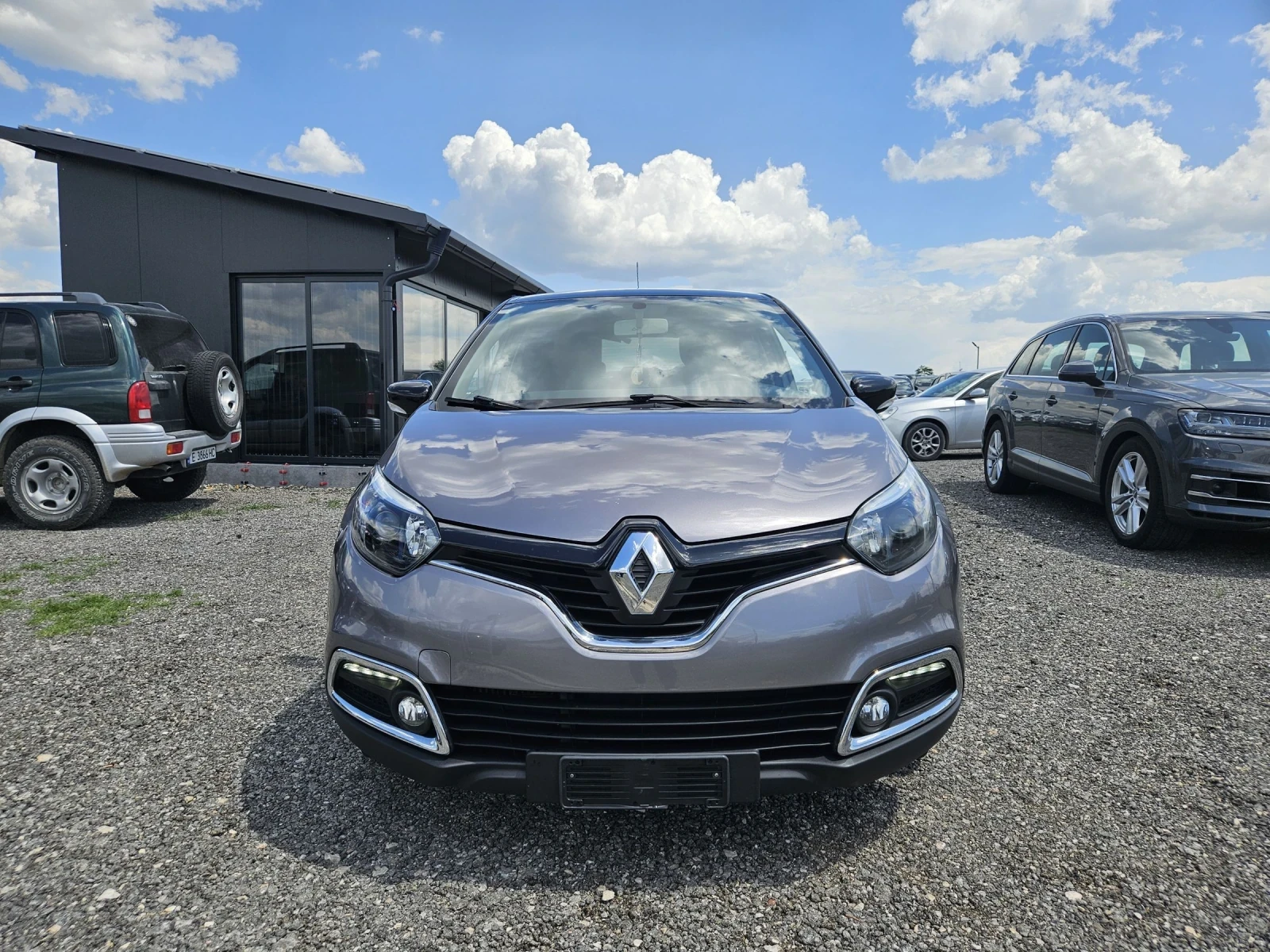 Renault Captur 1.5 dci euro6 Navi, снимка 8 - Автомобили и джипове - 54932271