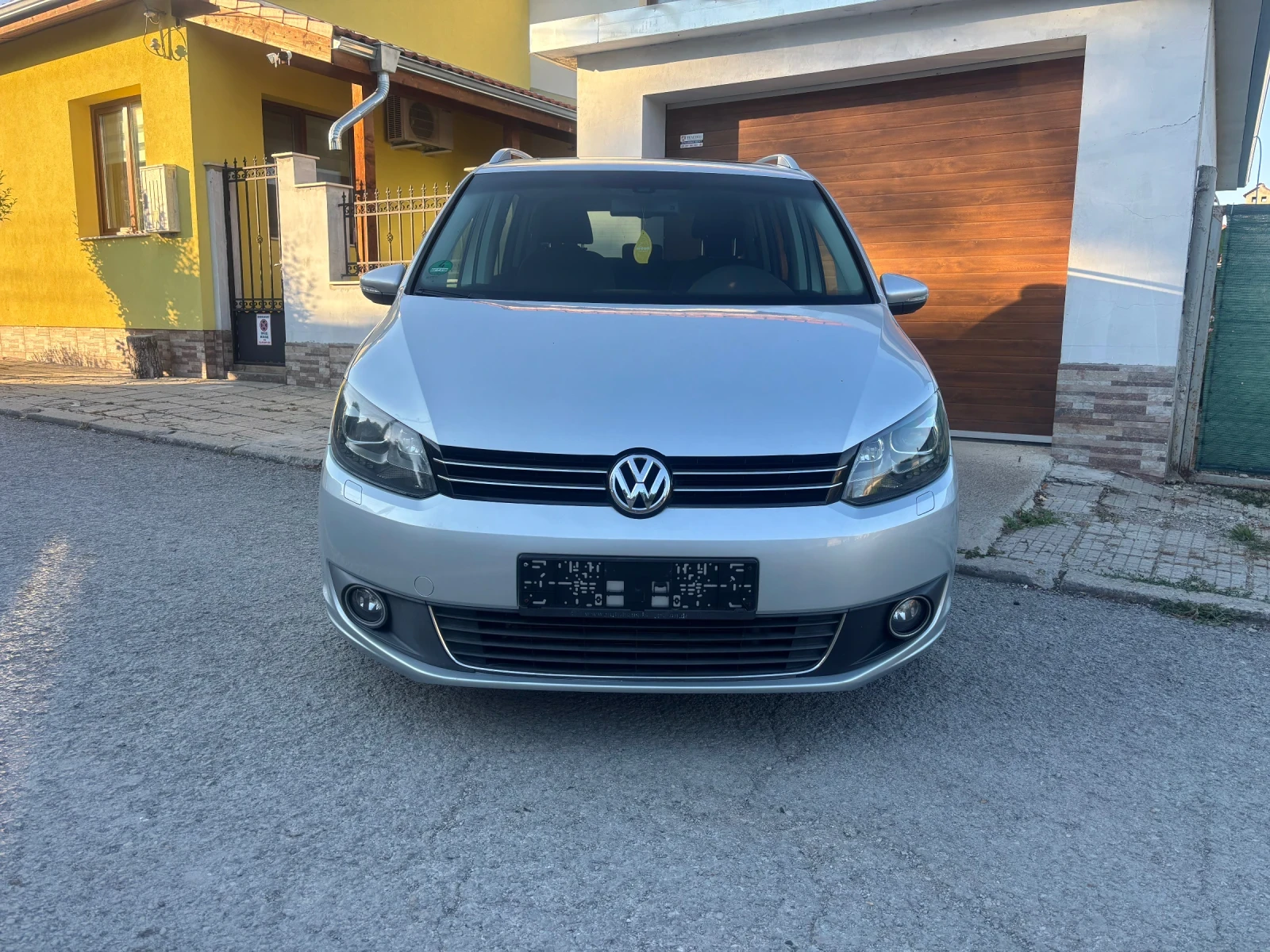 VW Touran 2.0TDI  Common rail 7 места, снимка 3 - Автомобили и джипове - 55003873