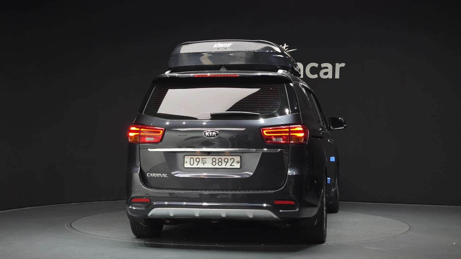 Kia Carnival PRESTIGE * 9 МЕСТНА* , снимка 4 - Автомобили и джипове - 55141394