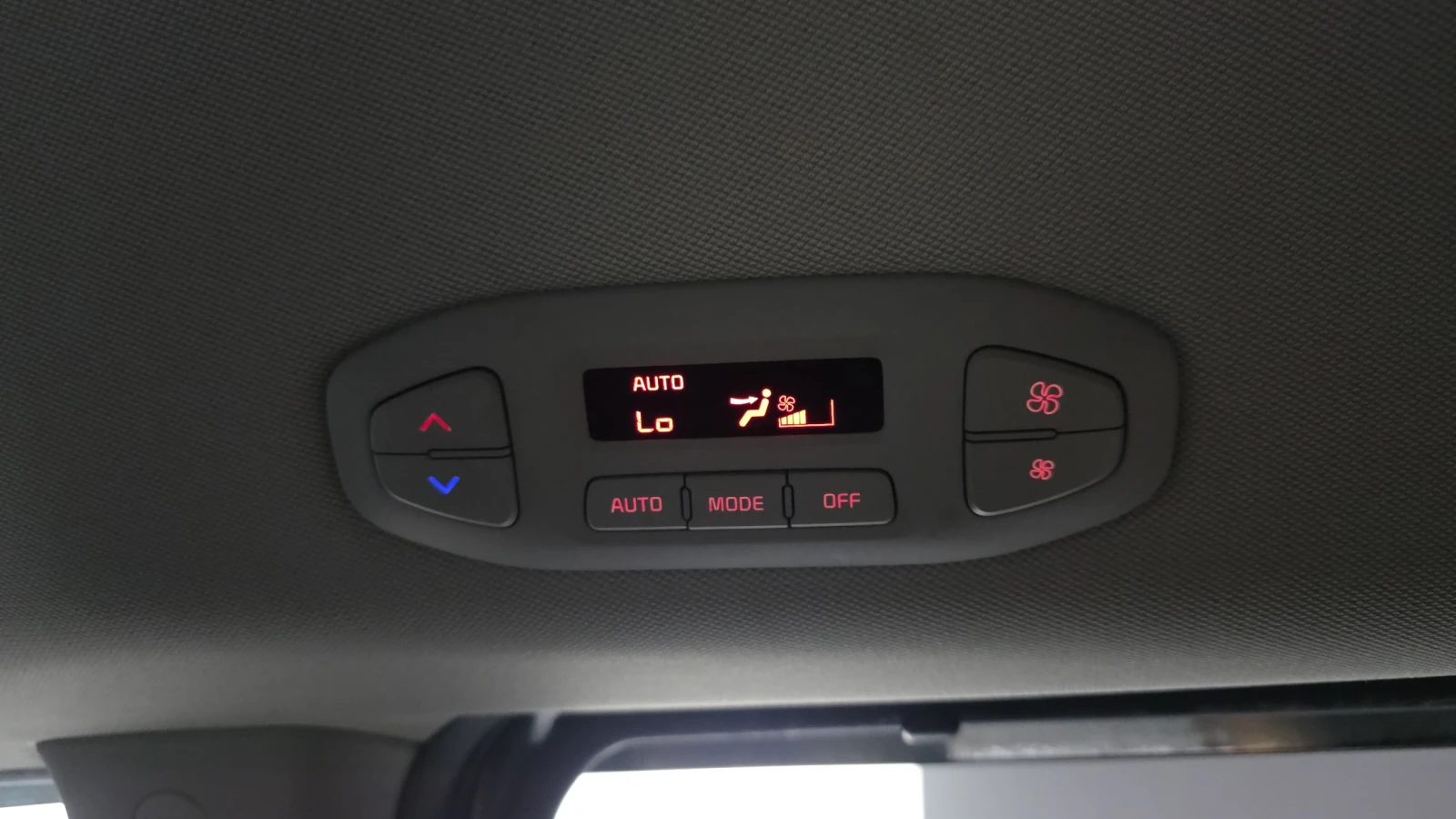 Kia Carnival PRESTIGE * 9 МЕСТНА* , снимка 17 - Автомобили и джипове - 55141394