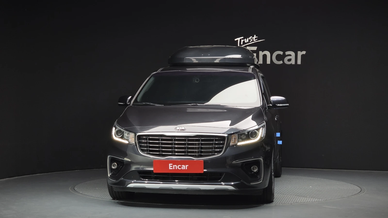 Kia Carnival PRESTIGE * 9 МЕСТНА* , снимка 3 - Автомобили и джипове - 55141394