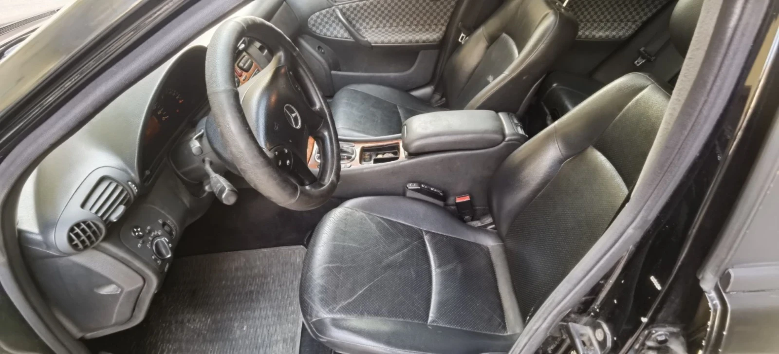 Mercedes-Benz C 220 Автоматик, снимка 6 - Автомобили и джипове - 55174580