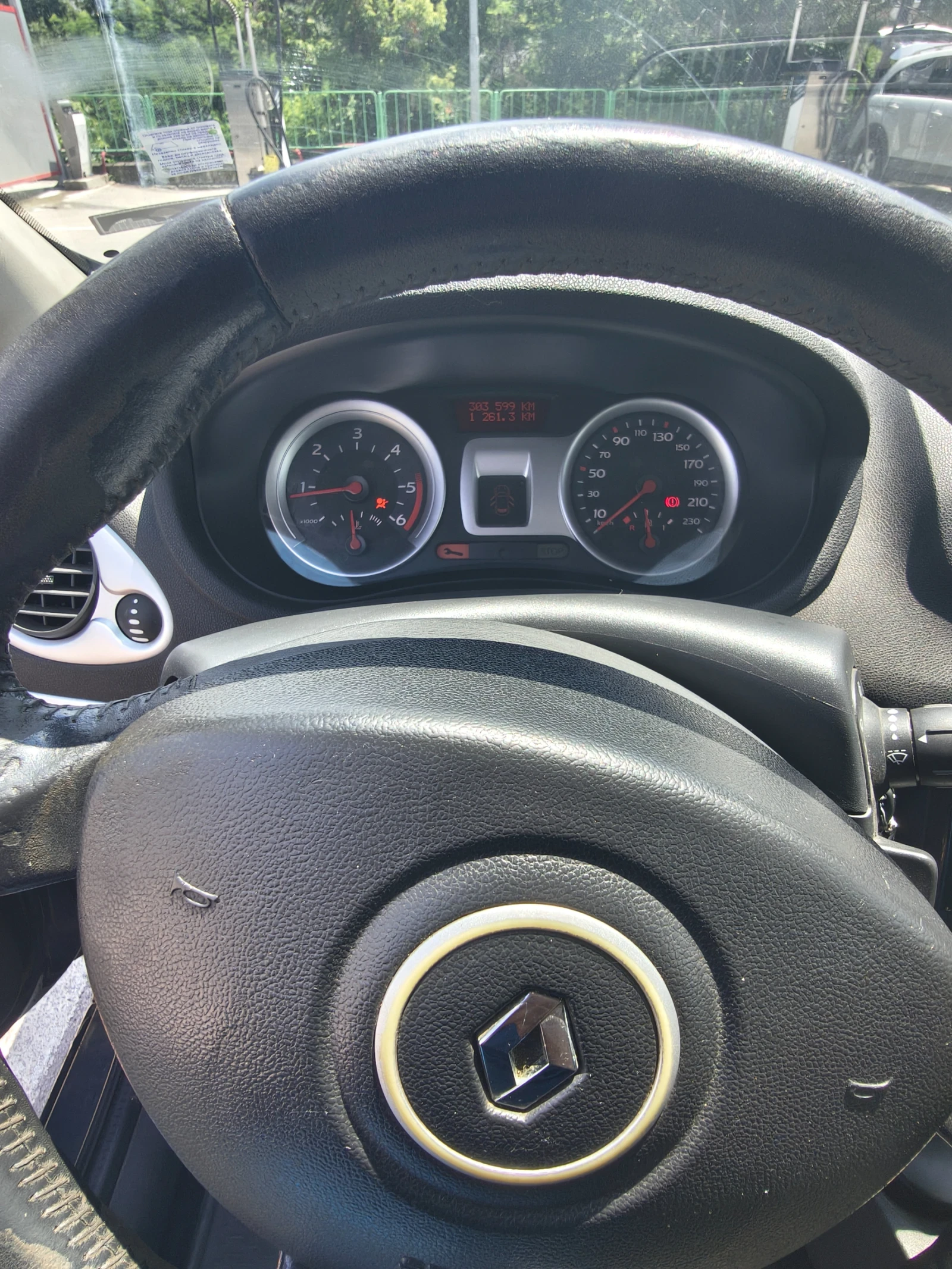 Renault Clio, снимка 10 - Автомобили и джипове - 55175868