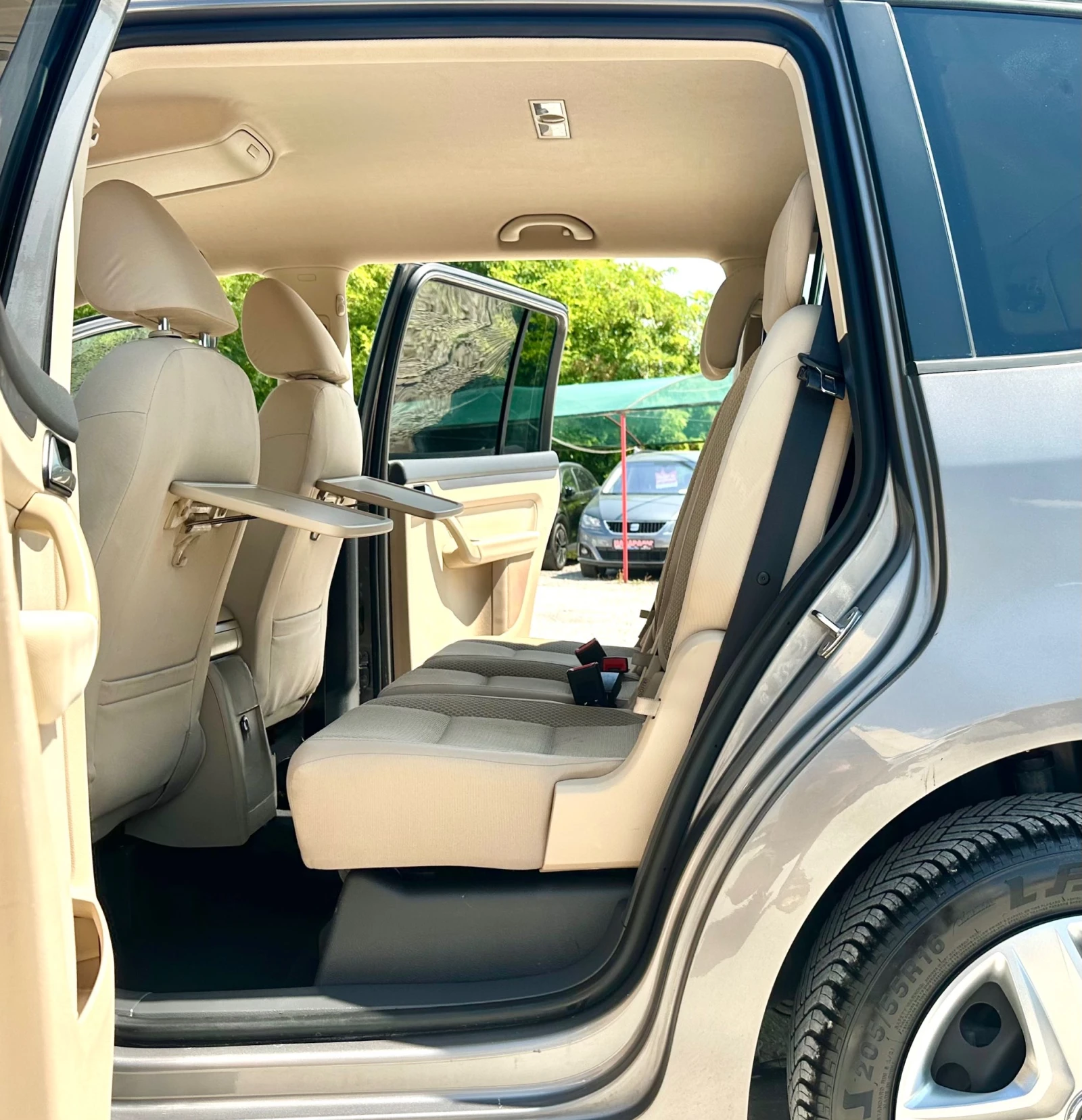 VW Touran 1.6TDI 105HP 6+ 1 | Mobile.bg � ����������� 11