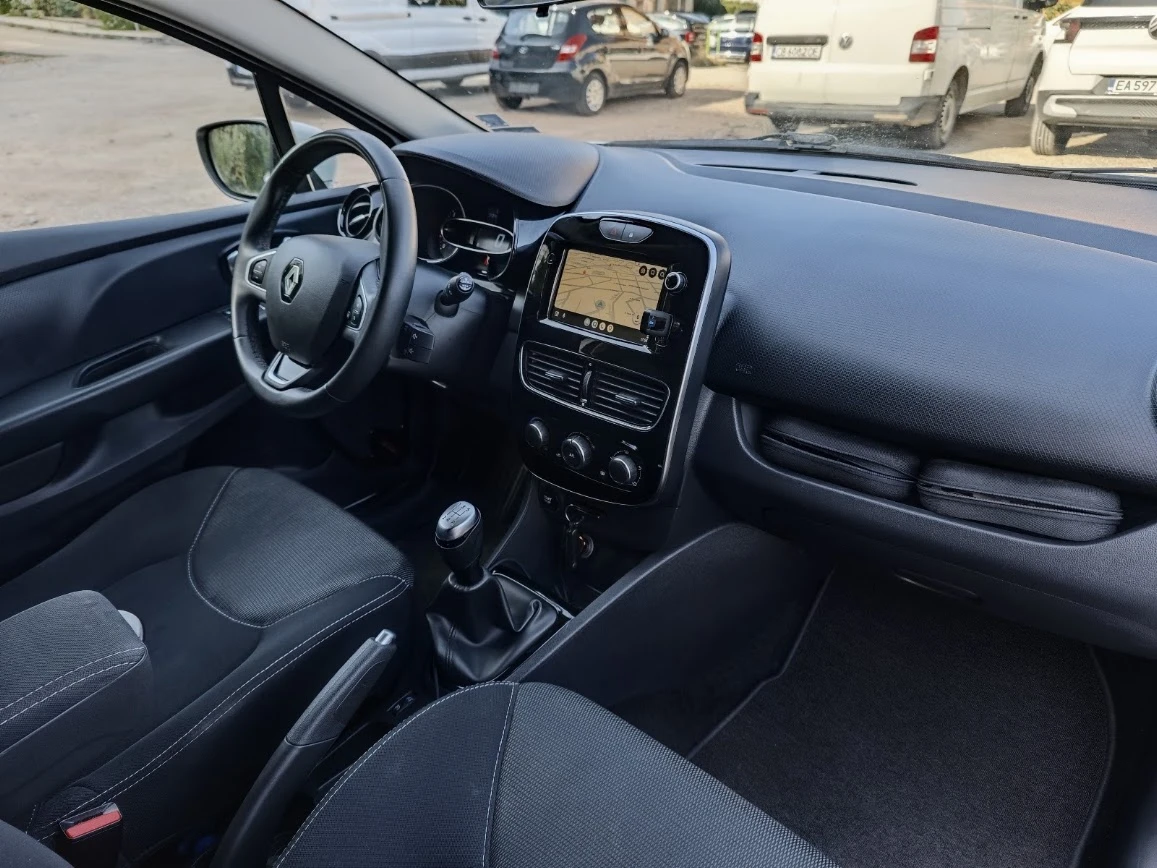 Renault Clio 1.5 dci ZEN Перфектна, снимка 8 - Автомобили и джипове - 55425578