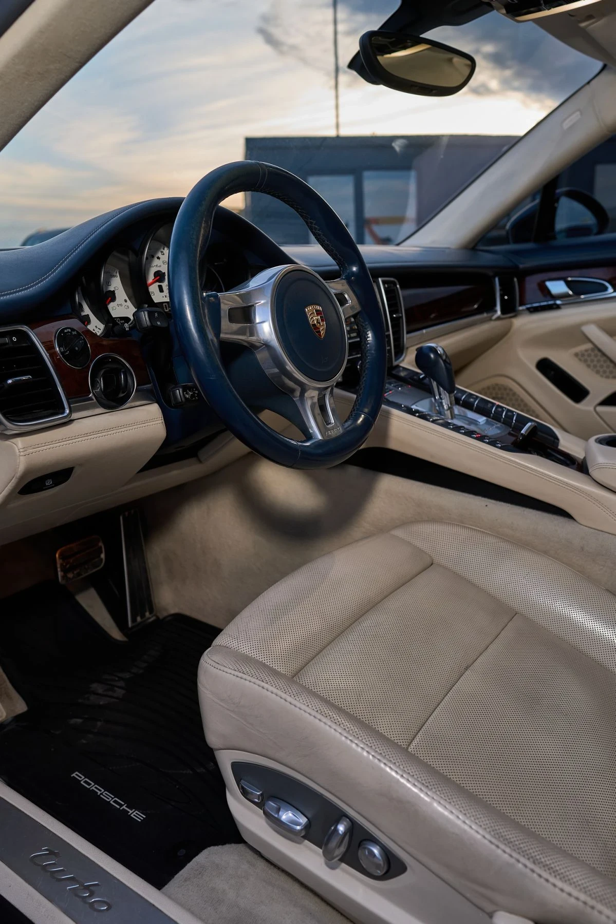 Porsche Panamera GTS TURBO , снимка 8 - Автомобили и джипове - 55439960