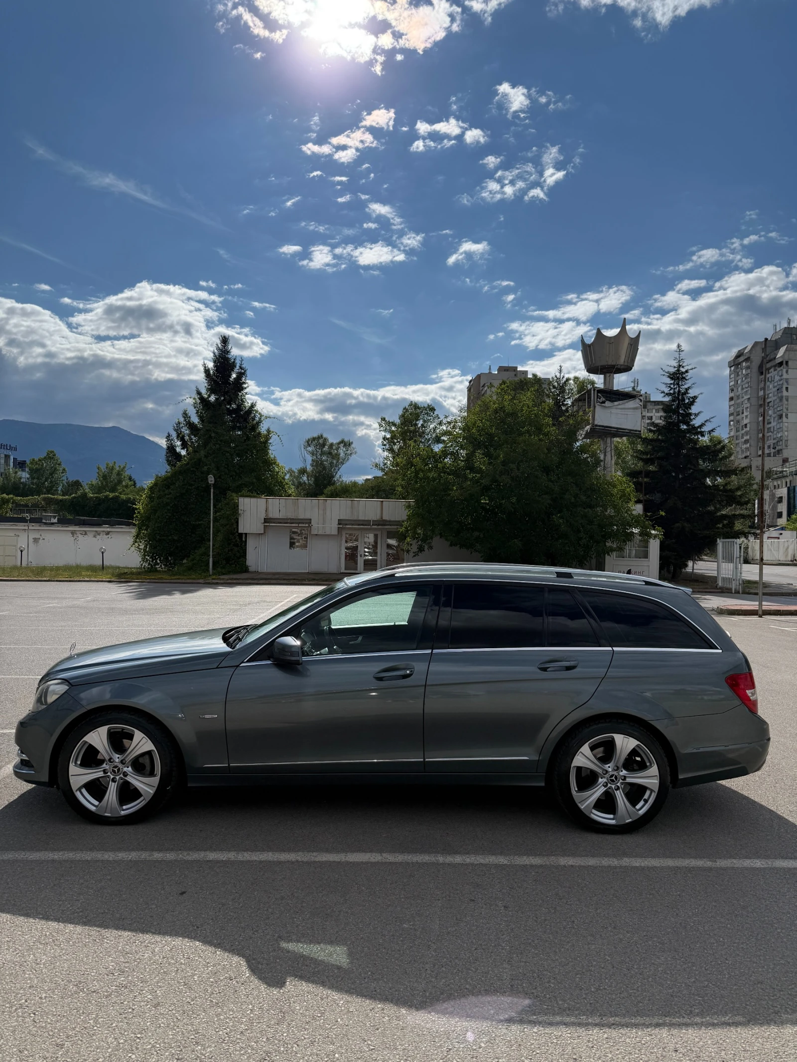 Mercedes-Benz C 220 Facelift | Вериги | Нови гуми 18" | Каско, снимка 2 - Автомобили и джипове - 55511962