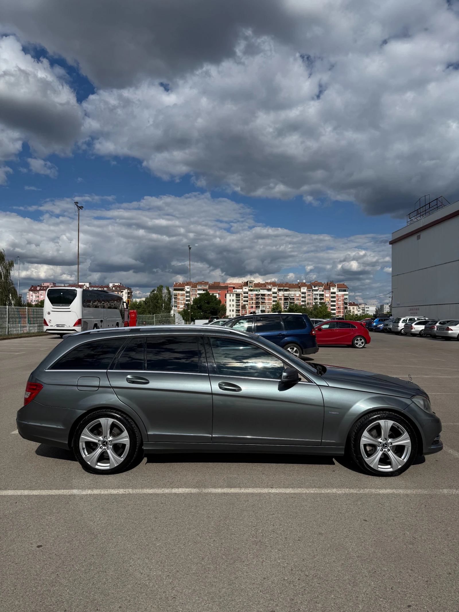 Mercedes-Benz C 220 Facelift | Вериги | Нови гуми 18" | Каско, снимка 6 - Автомобили и джипове - 55511962