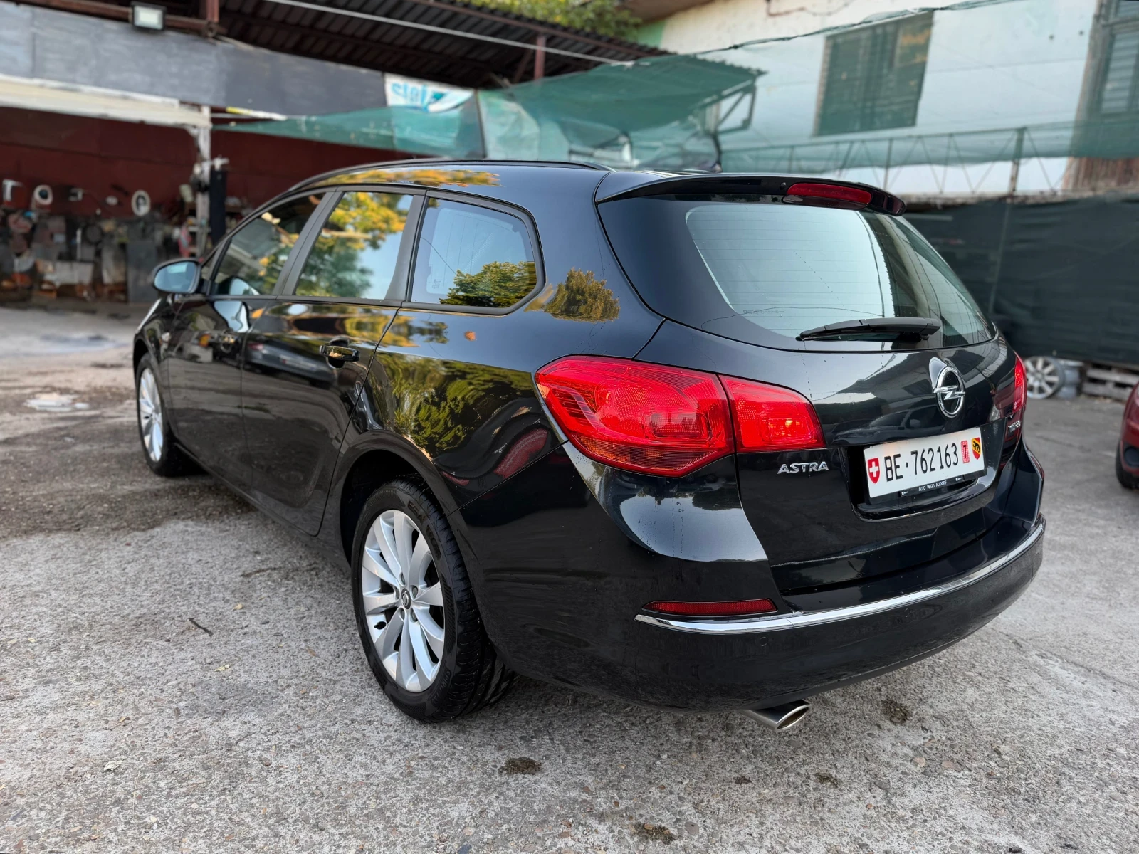 Opel Astra 1.4!!ШВЕЙЦАРИЯ!!УНИКАТ!!ТОП СЪСТОЯНИЕ, снимка 4 - Автомобили и джипове - 55537472
