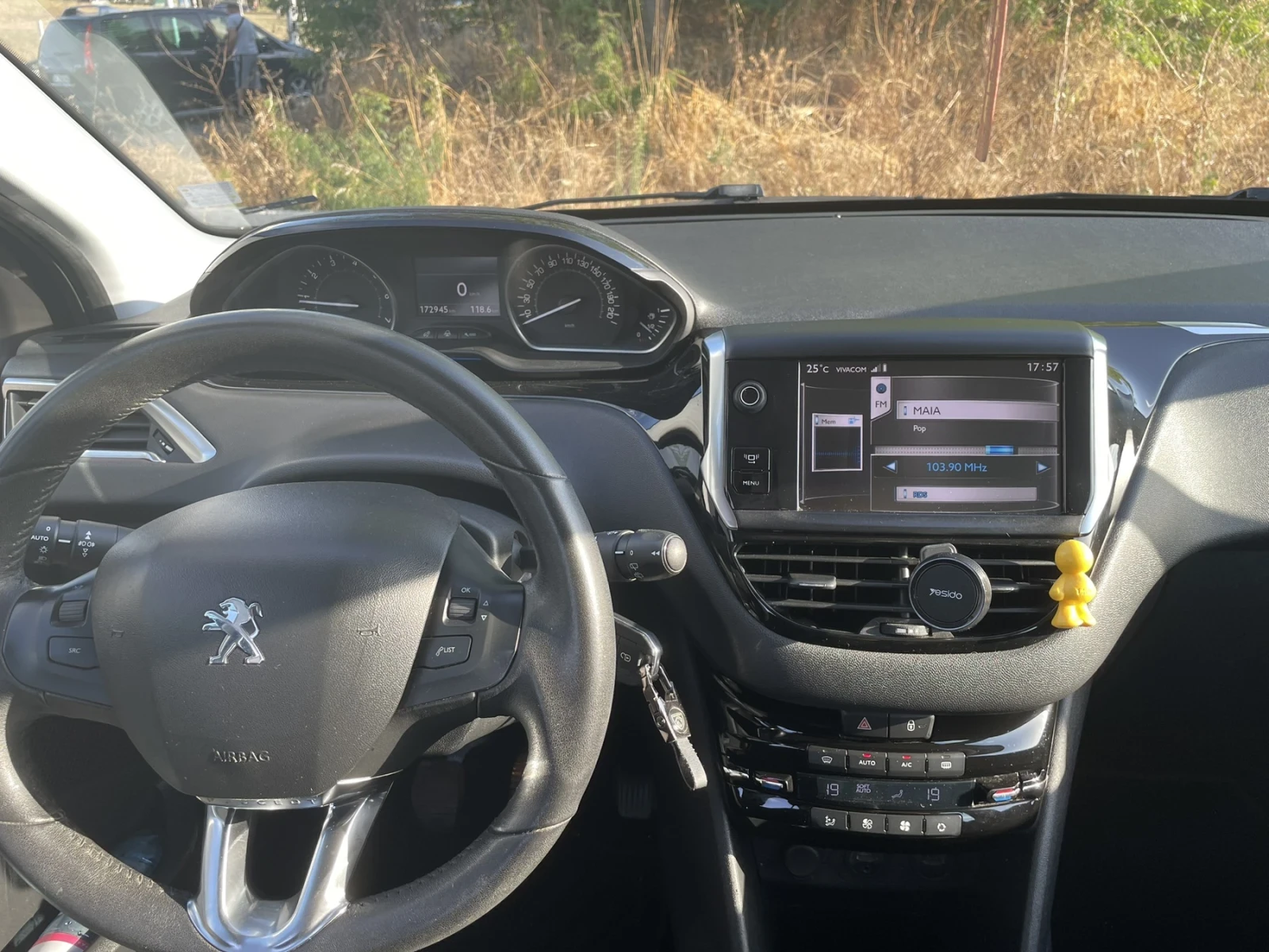 Peugeot 208 208, снимка 5 - Автомобили и джипове - 55887045