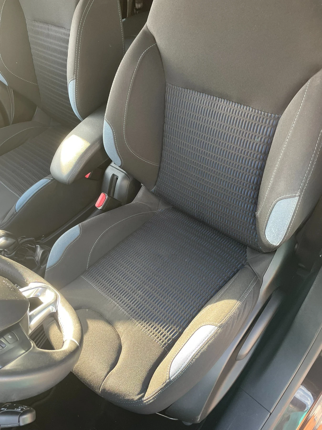 Peugeot 208 208, снимка 6 - Автомобили и джипове - 55887045