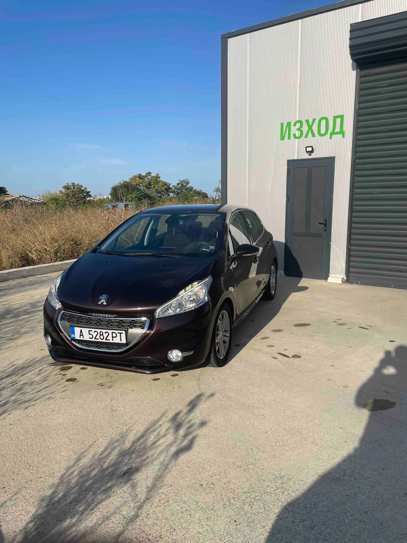 Peugeot 208 208