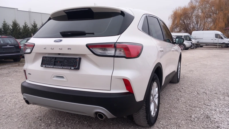 Ford Kuga 4&#215;4/2.0D-TITANIUM/LED/NAVI/КАМЕРА/БЯЛА ПЕРЛА/, снимка 3 - Автомобили и джипове - 48161627