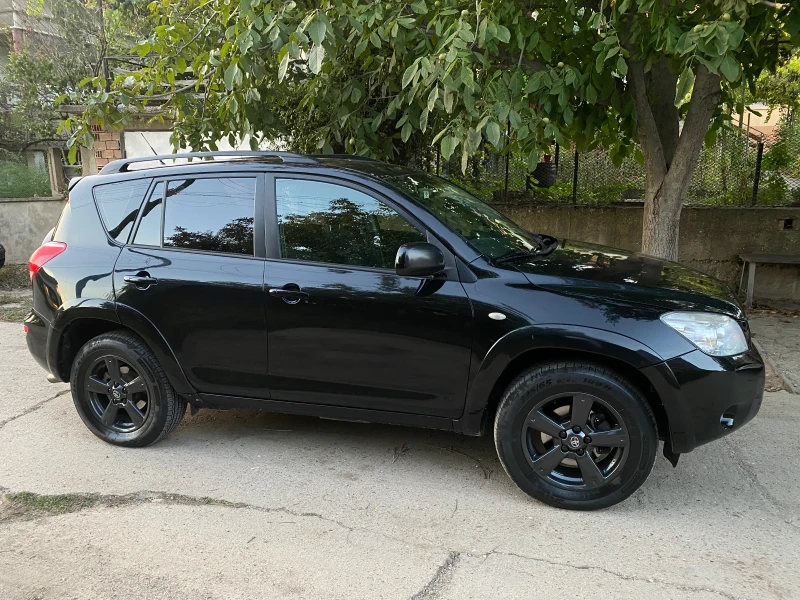 Toyota Rav4 2.2 D-CAT, снимка 2 - Автомобили и джипове - 49198347