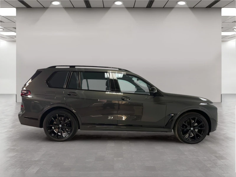 BMW X7 M60i/xDrive/CARBON/EXCLUSIV/H&K/ICONIC GLOW/PANO/, снимка 6 - Автомобили и джипове - 49462763